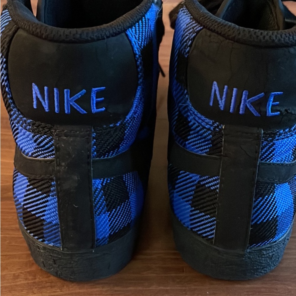 Nike braze size 5Y
